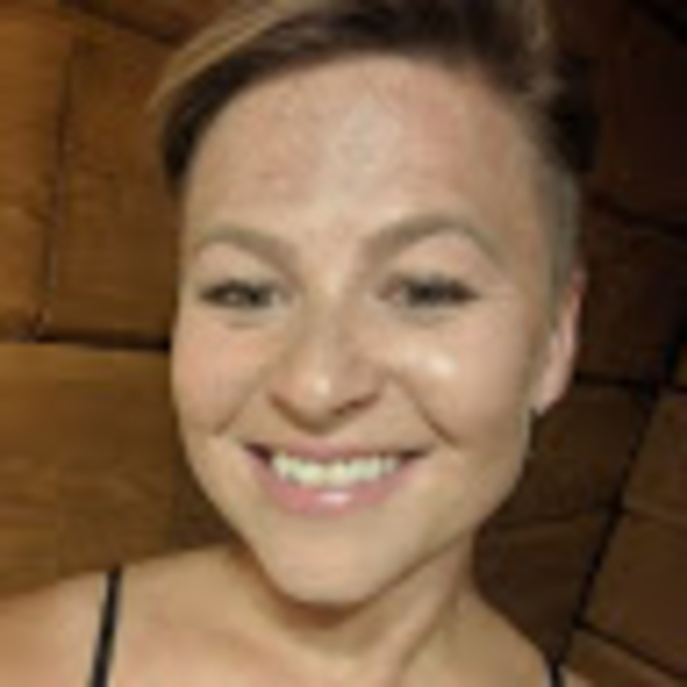 Meet your Posher, Carly